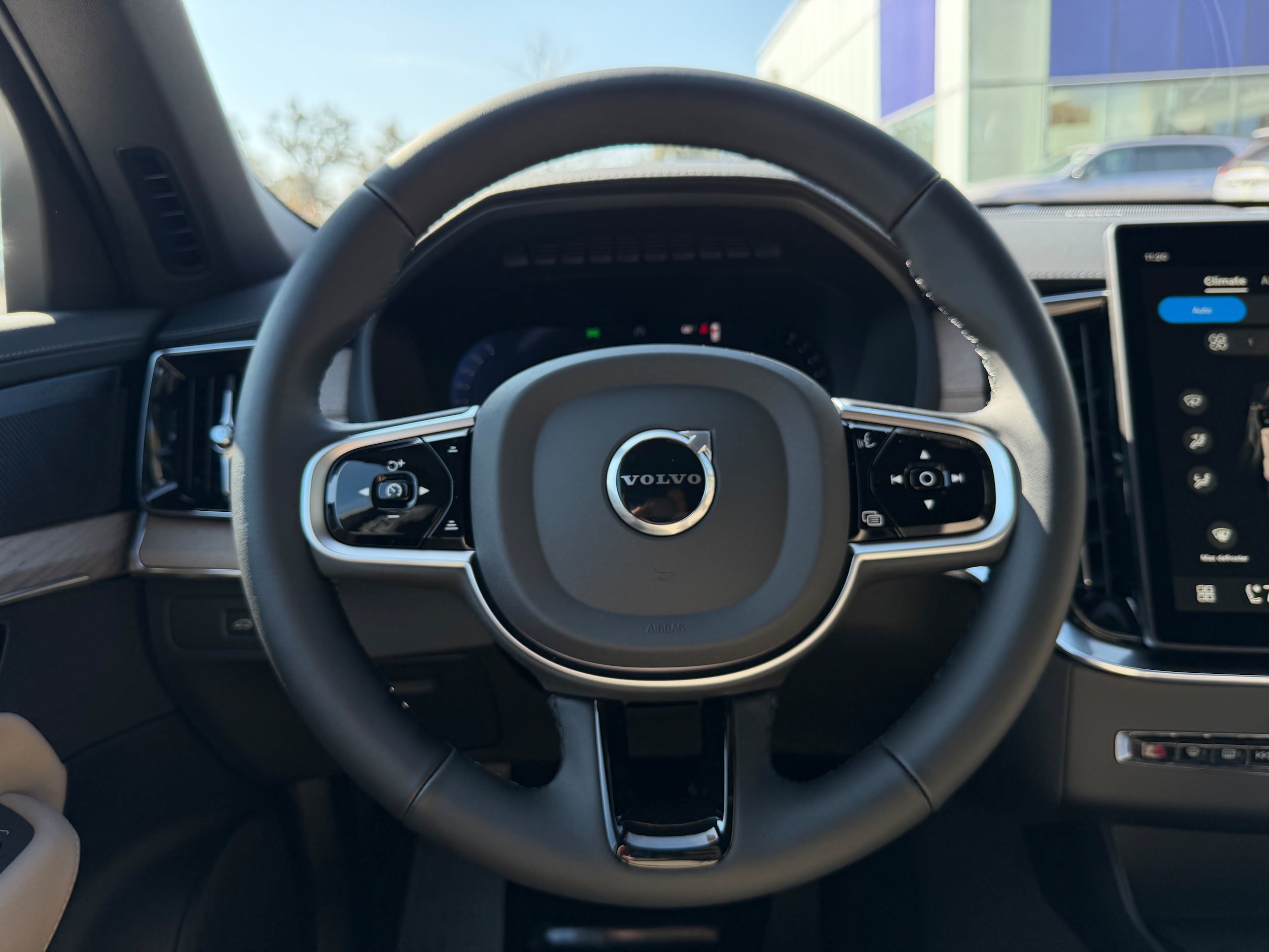 New 2026 Volvo XC90 B6 Plus w/ Protection Package Premier AWD/4WD image 14