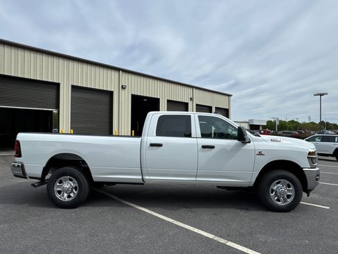 New 2026 RAM 2500 Tradesman AWD/4WD image 4