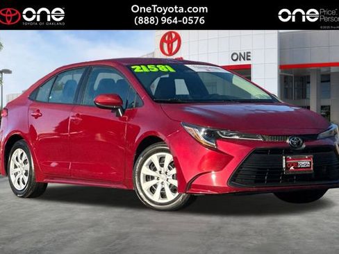 Used 2024 Toyota Corolla LE image 1