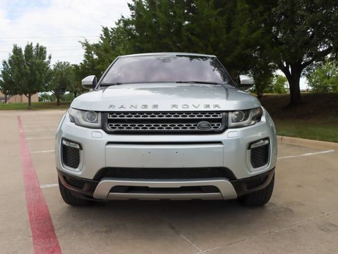 Used 2016 Land Rover Range Rover Evoque SE AWD/4WD image 2