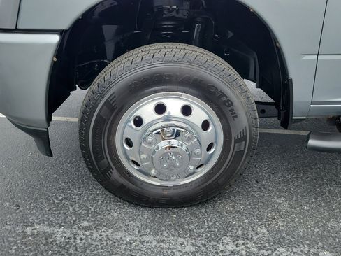 Used 2022 RAM 3500 Big Horn w/ Level 1 Equipment Group AWD/4WD image 5