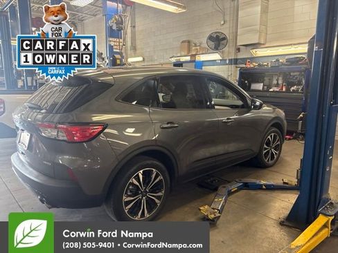 Used 2022 Ford Escape SE w/ SE Sport Appearance Package AWD/4WD image 2