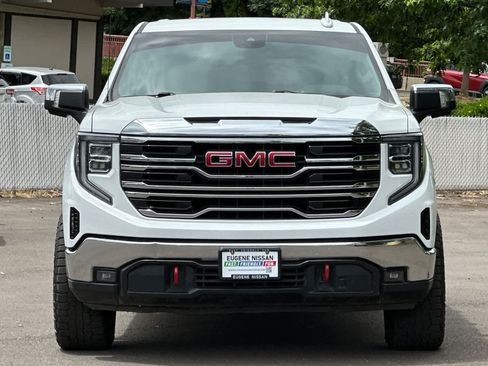 Used 2022 GMC Sierra 1500 SLT w/ X31 Off-Road Package AWD/4WD image 10