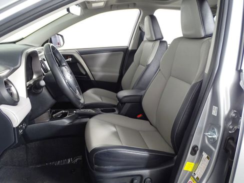 Used 2018 Toyota RAV4 Limited image 13