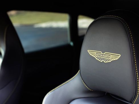 Used 2025 Aston Martin DBX 707 image 3