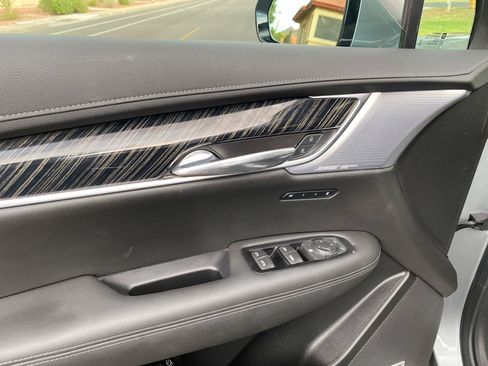 Used 2024 Cadillac XT6 Premium Luxury AWD/4WD image 29