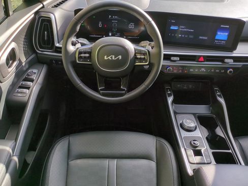 Certified 2025 Kia Sorento EX image 14