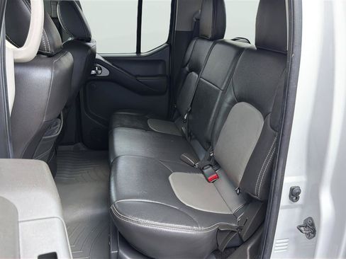 Used 2012 Nissan Frontier PRO-4X AWD/4WD image 19