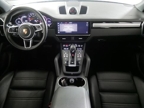 Used 2022 Porsche Cayenne Platinum Edition image 10