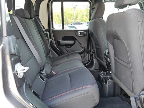 Used 2023 Jeep Gladiator Rubicon AWD/4WD image 14