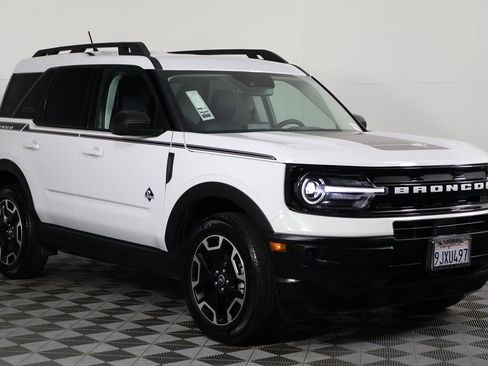 Used 2023 Ford Bronco Sport Outer Banks w/ Tech Package image 3