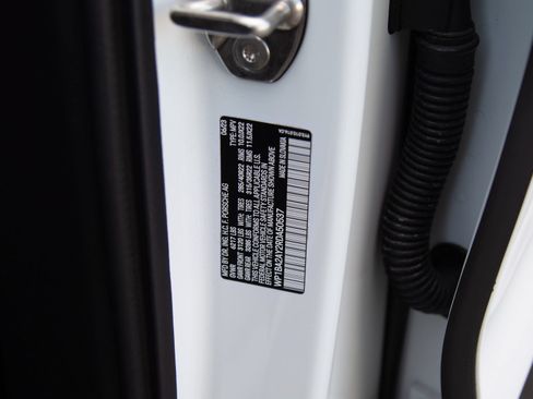 Certified 2024 Porsche Cayenne Coupe AWD/4WD image 11