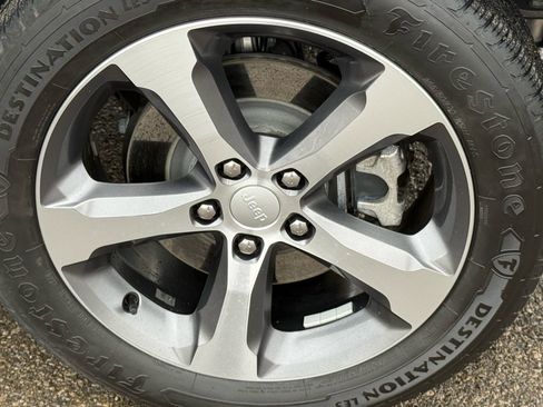 Used 2023 Jeep Grand Cherokee 4WD 4xe image 49