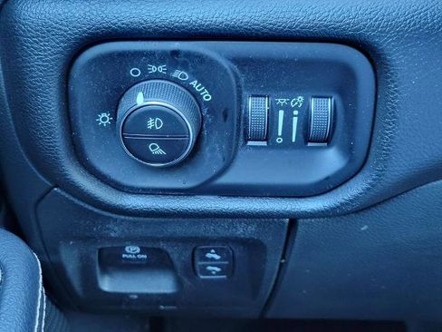 Used 2023 RAM 1500 Laramie image 25