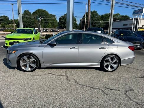 Used 2018 Honda Accord Touring image 6