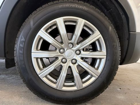 Used 2021 Cadillac XT4 Premium Luxury image 12