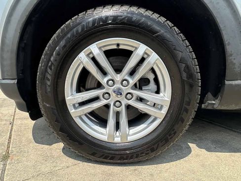 Used 2020 Ford Explorer XLT w/ Equipment Group 202A AWD/4WD image 9