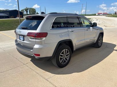 Used 2019 Jeep Grand Cherokee Laredo w/ 18" Wheel & 8.4" Radio Group