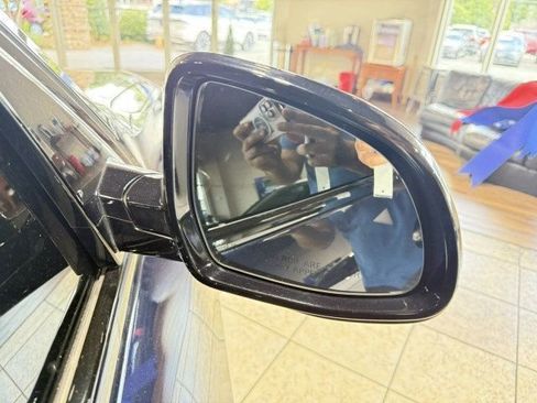 Used 2022 BMW X7 M50i image 10