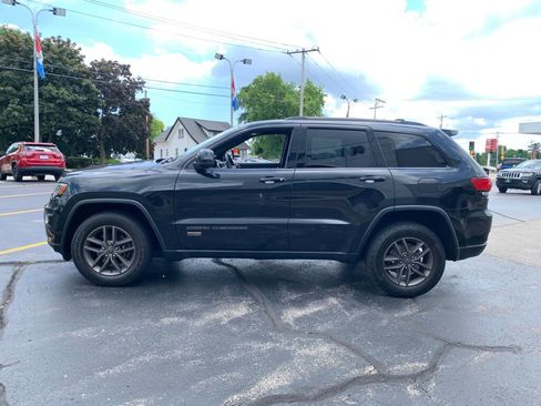 Used 2016 Jeep Grand Cherokee Laredo 75th Anniversary AWD/4WD image 4