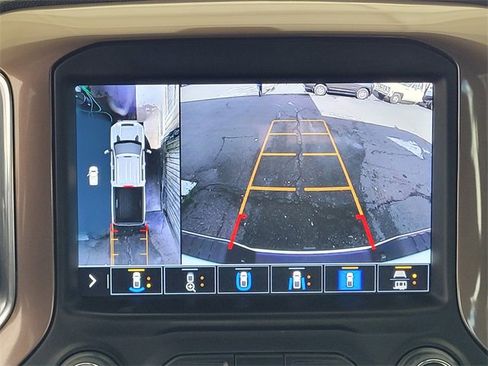 Used 2023 Chevrolet Silverado 2500 High Country w/ Z71 Off-Road Package image 12