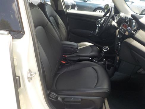 Used 2016 MINI Cooper 4-Door Hardtop FWD image 25