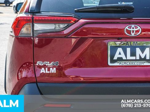 Used 2021 Toyota RAV4 LE FWD image 15