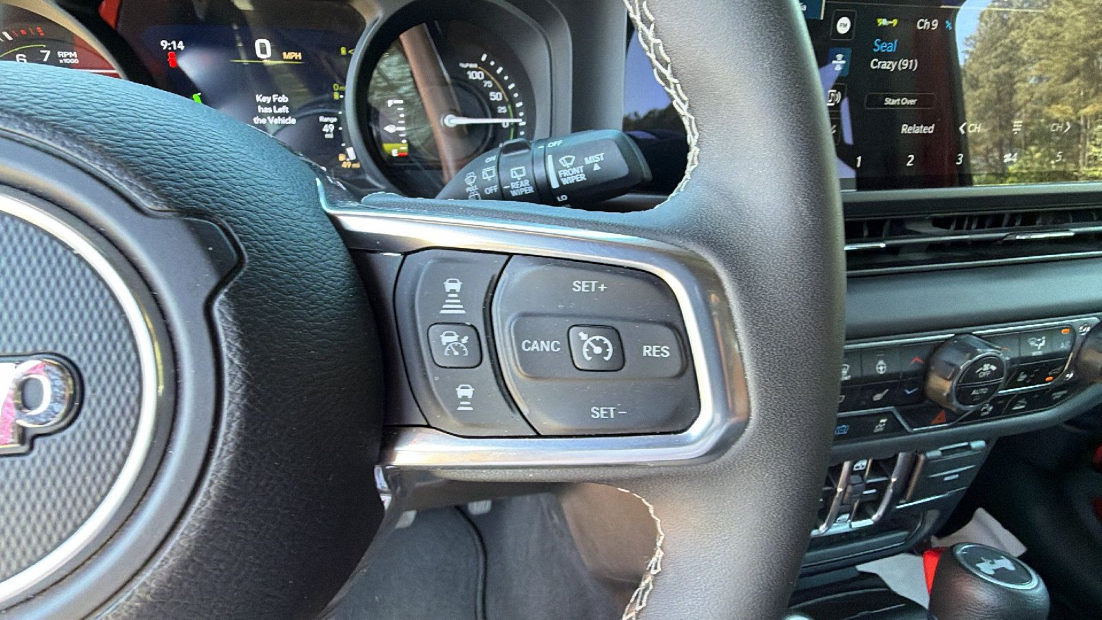 Used 2025 Jeep Wrangler Unlimited Sahara w/ Safety Group AWD/4WD image 28