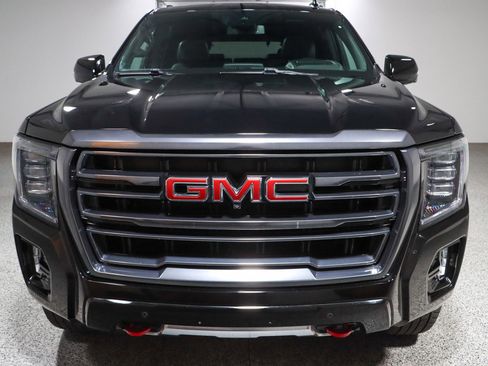 Used 2023 GMC Yukon AT4 w/ AT4 Premium Package image 4