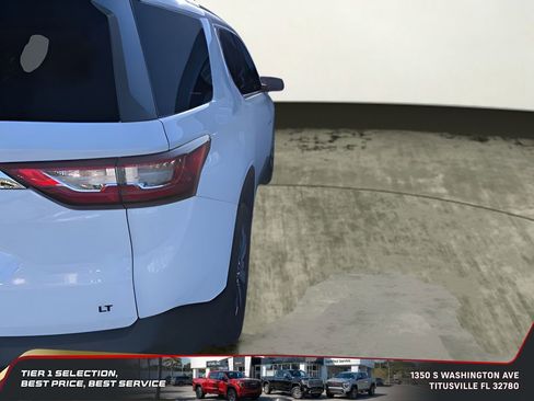 Used 2018 Chevrolet Traverse LT image 7