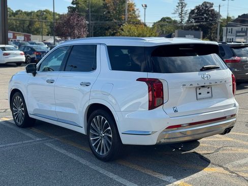 Used 2023 Hyundai Palisade Calligraphy image 3