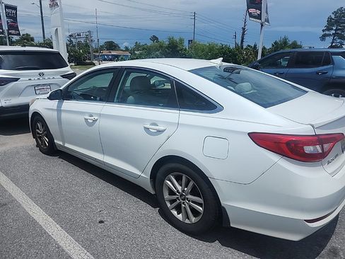 Used 2015 Hyundai Sonata SE w/ Option Group 09 FWD image 22