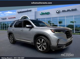Used 2023 Honda Pilot Touring video 1