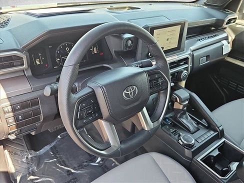 Used 2025 Toyota Tacoma SR5 AWD/4WD image 12