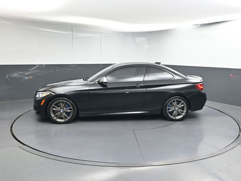 Used 2016 BMW M235i Coupe image 2