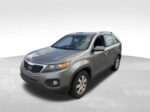 Used 2012 Kia Sorento LX w/ Convenience Pkg image 3