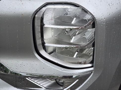 Used 2024 Mitsubishi Outlander SE FWD image 9