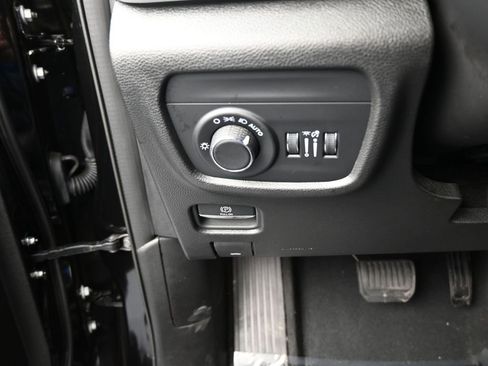 Used 2024 Jeep Grand Cherokee L Altitude image 34