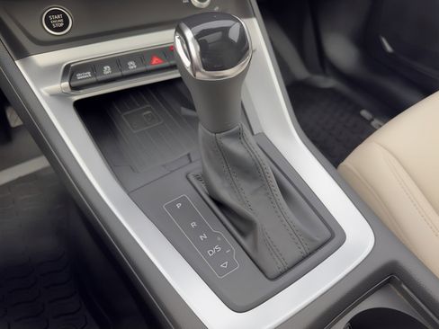 Used 2025 Audi Q3 2.0T Premium w/ Convenience Package image 25