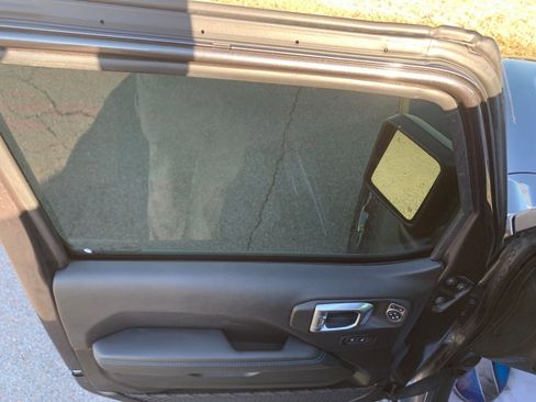 Used 2022 Jeep Wrangler Unlimited Rubicon 4xe w/ Dual Top Group image 12