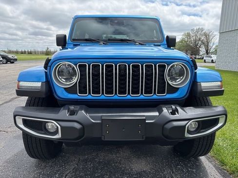 Used 2024 Jeep Wrangler Unlimited Sahara w/ Technology Group AWD/4WD image 6