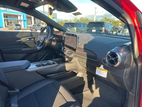 New 2026 Chevrolet Equinox EV LT image 33