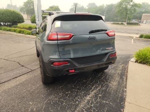 Used 2015 Jeep Cherokee Trailhawk w/ Leather Interior Group AWD/4WD image 19