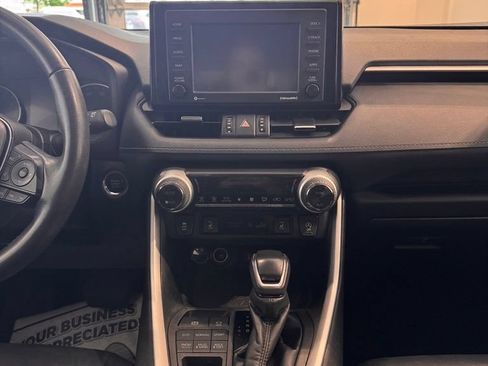 Used 2022 Toyota RAV4 XLE Premium AWD/4WD image 17