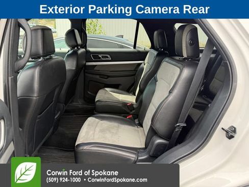 Used 2017 Ford Explorer XLT w/ Equipment Group 202A AWD/4WD image 8