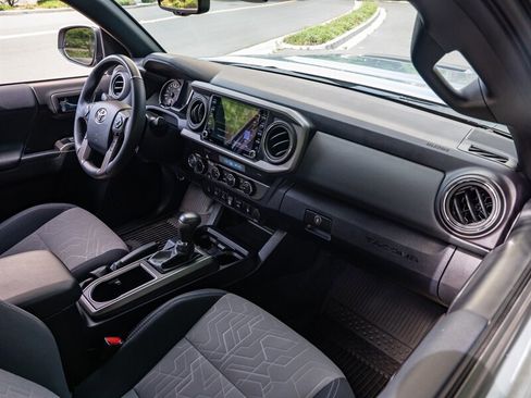 Used 2022 Toyota Tacoma TRD Sport image 34