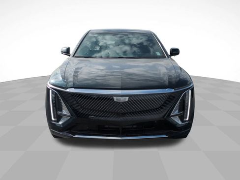 New 2025 Cadillac Lyriq Luxury image 2