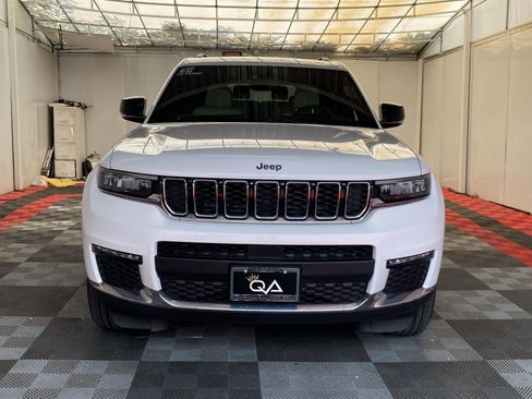 Used 2023 Jeep Grand Cherokee L Limited AWD/4WD image 2