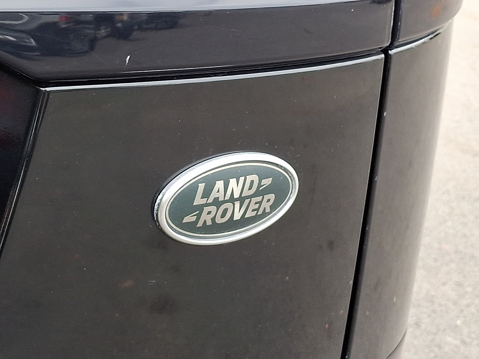 Used 2019 Land Rover Range Rover Velar R-Dynamic SE AWD/4WD image 27