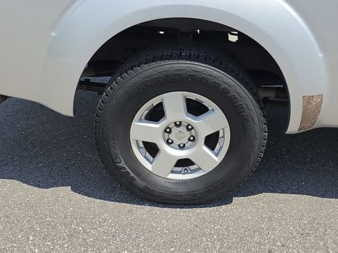 Used 2005 Nissan Frontier SE w/ (P01) Power Pkg RWD image 5
